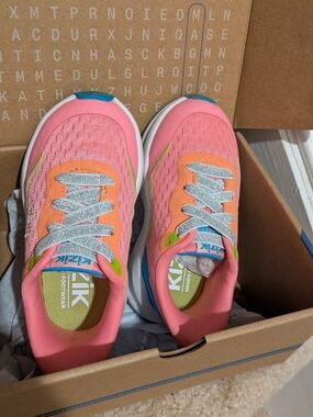 Kizik Toddler Size 7
